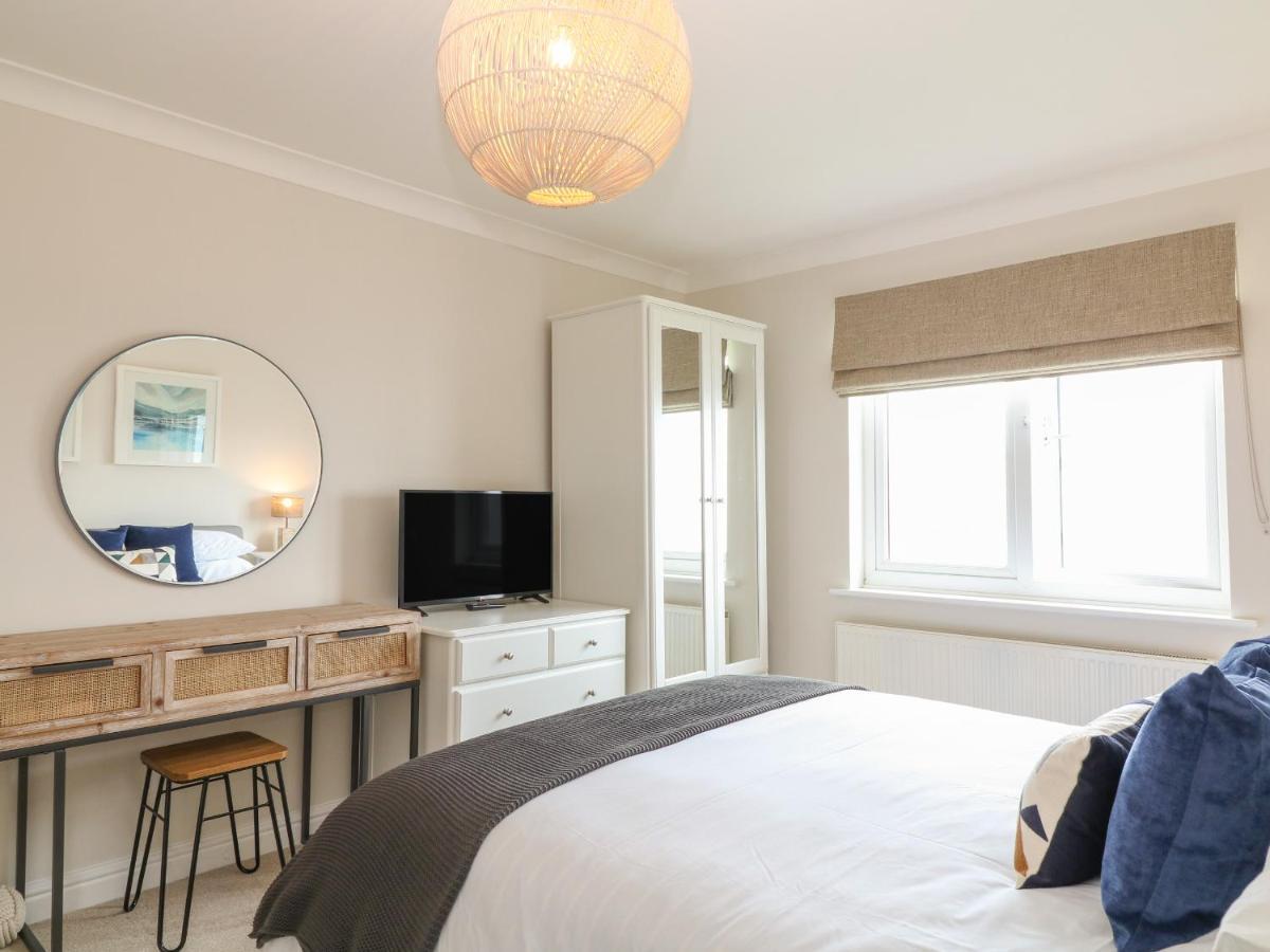 Breakers Apartment New Quay Екстериор снимка