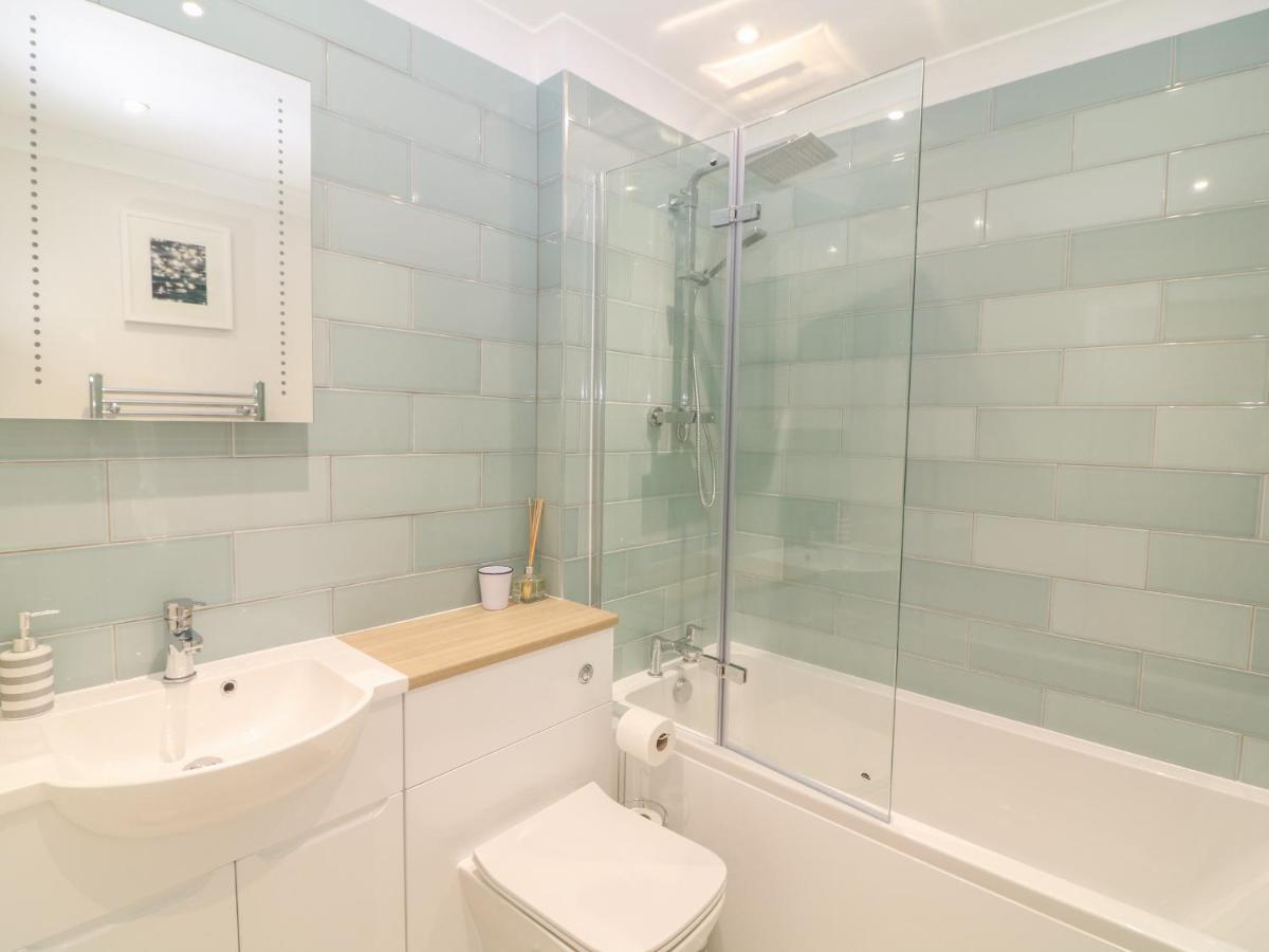 Breakers Apartment New Quay Екстериор снимка