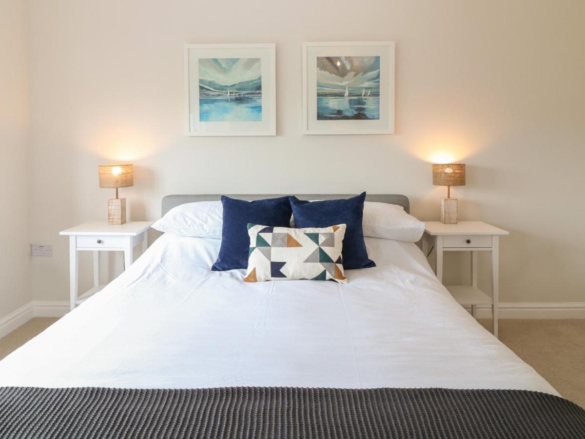 Breakers Apartment New Quay Екстериор снимка