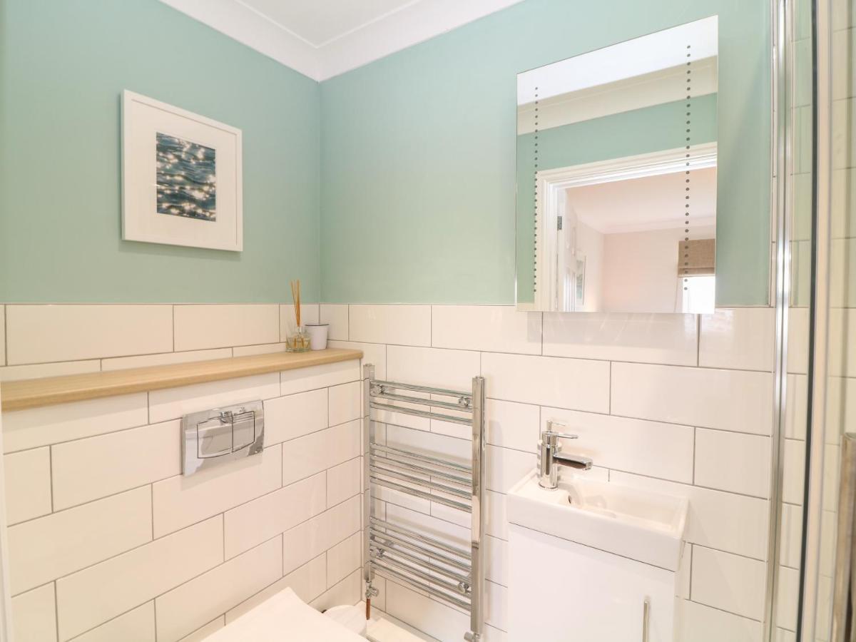 Breakers Apartment New Quay Екстериор снимка